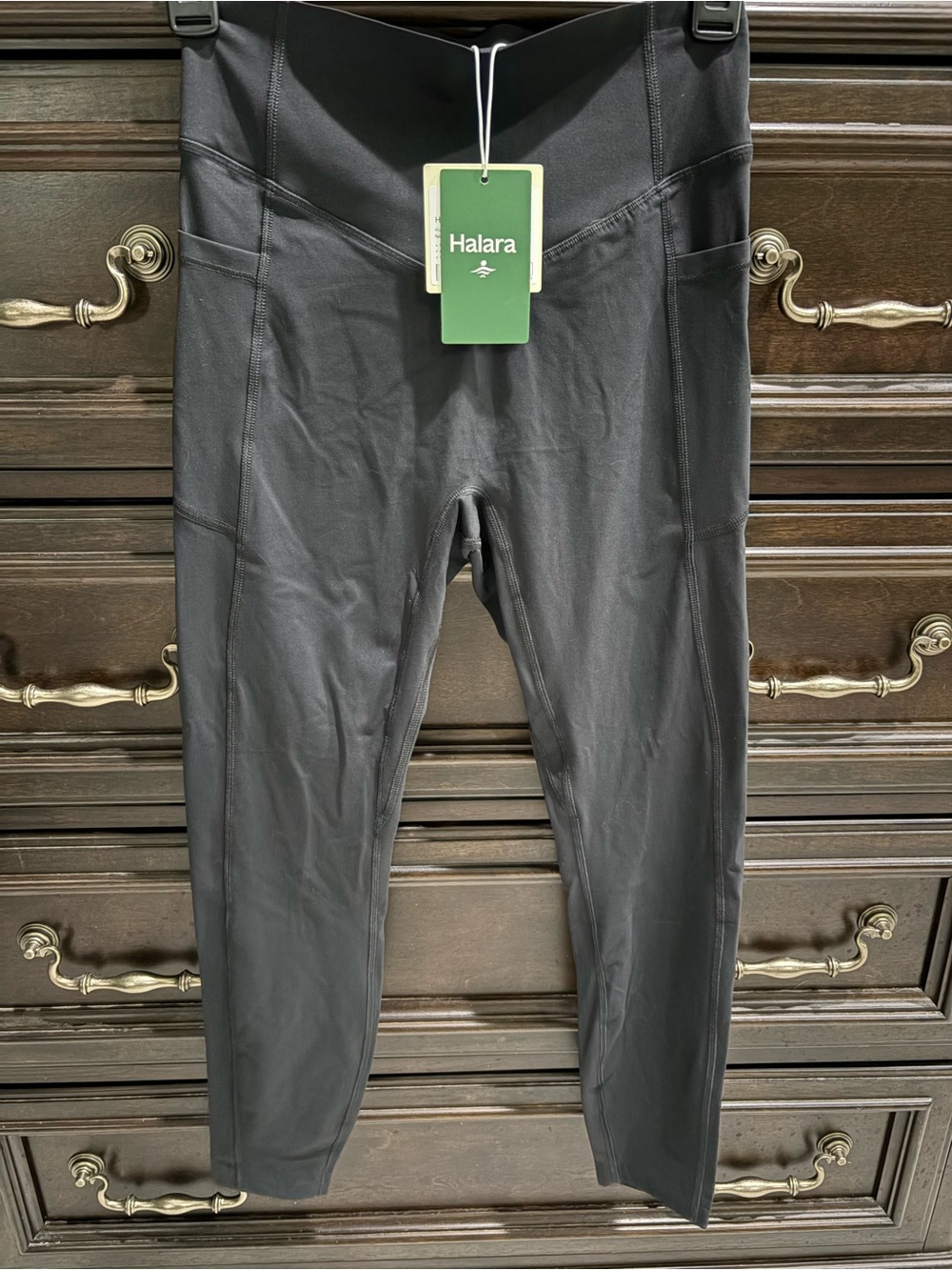 Halara Women’s Black 3/4 Length Sculpting Leggings - Brand New with Tags - Sz S